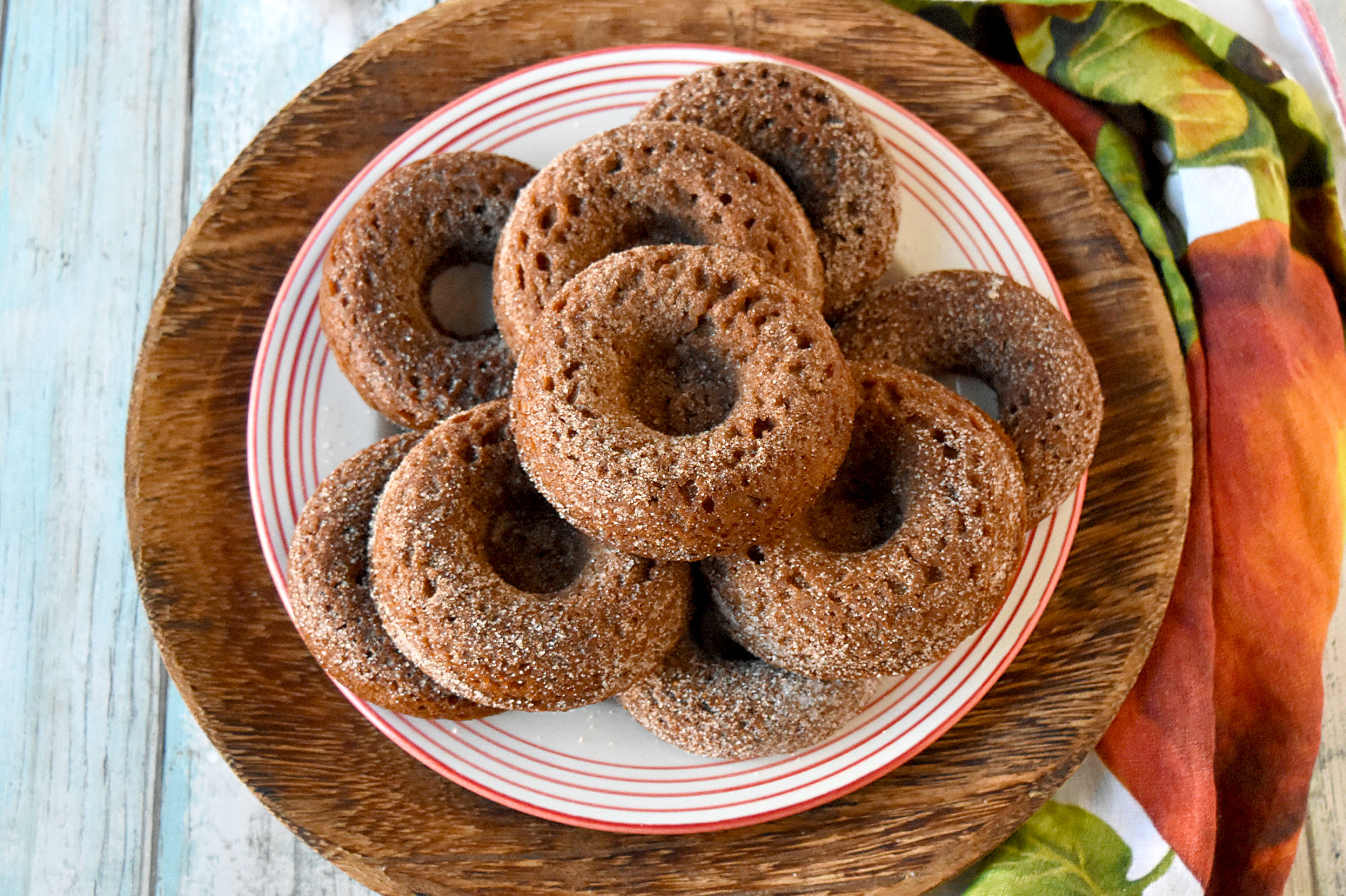 Are you ready for apple picking season? These Apple Cider Baked Donuts are a must-try! The warm cinnamon and apple flavors will make you feel warm and cozy this fall. #applepickingseason #applecider #bakeddonuts #BakedDonutDelights #FallTreats #AppleCiderSeason #DonutLover #CiderBakedGoodness
