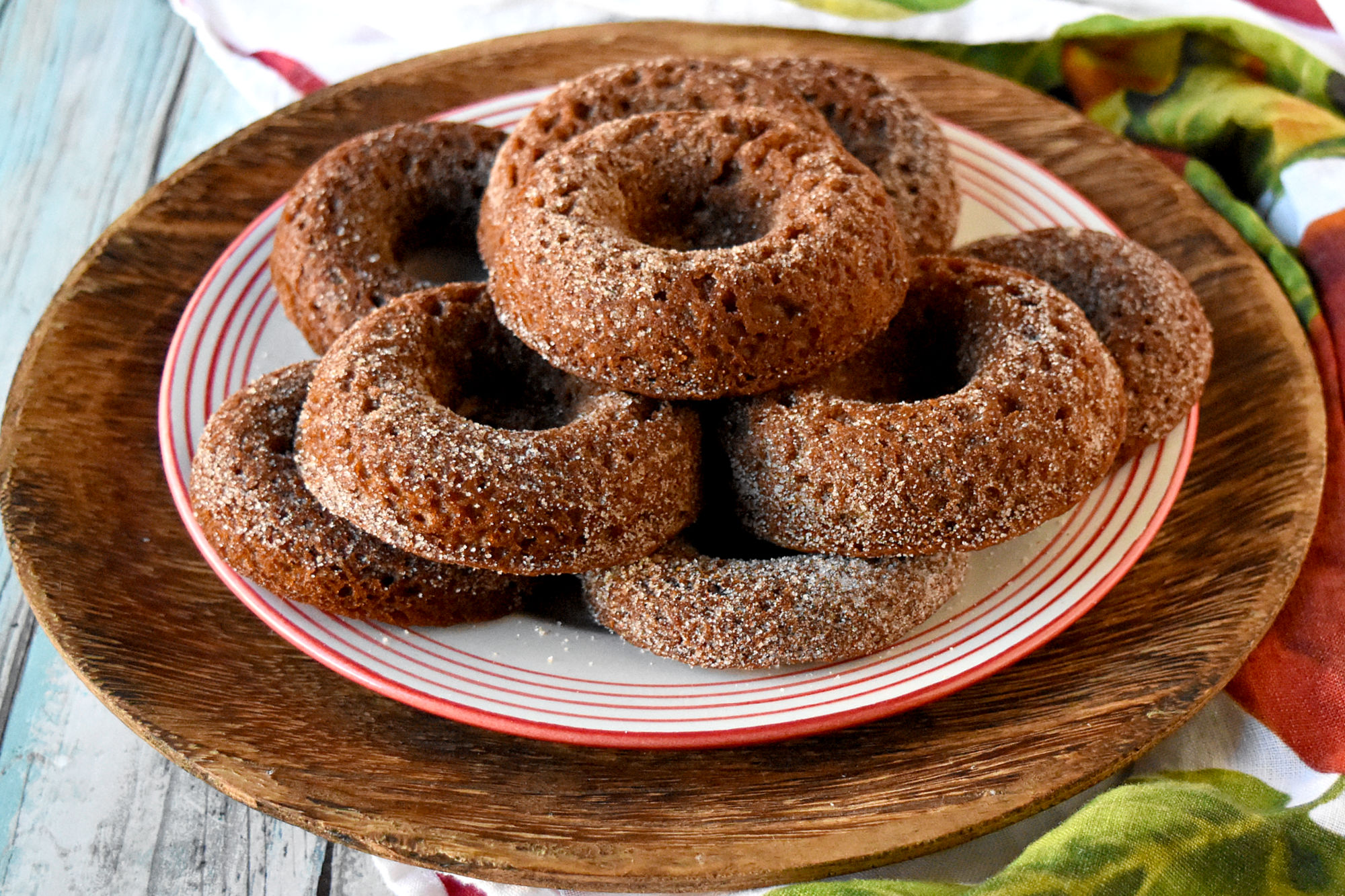 Are you ready for apple picking season? These Apple Cider Baked Donuts are a must-try! The warm cinnamon and apple flavors will make you feel warm and cozy this fall. #applepickingseason #applecider #bakeddonuts #BakedDonutDelights #FallTreats #AppleCiderSeason #DonutLover #CiderBakedGoodness
