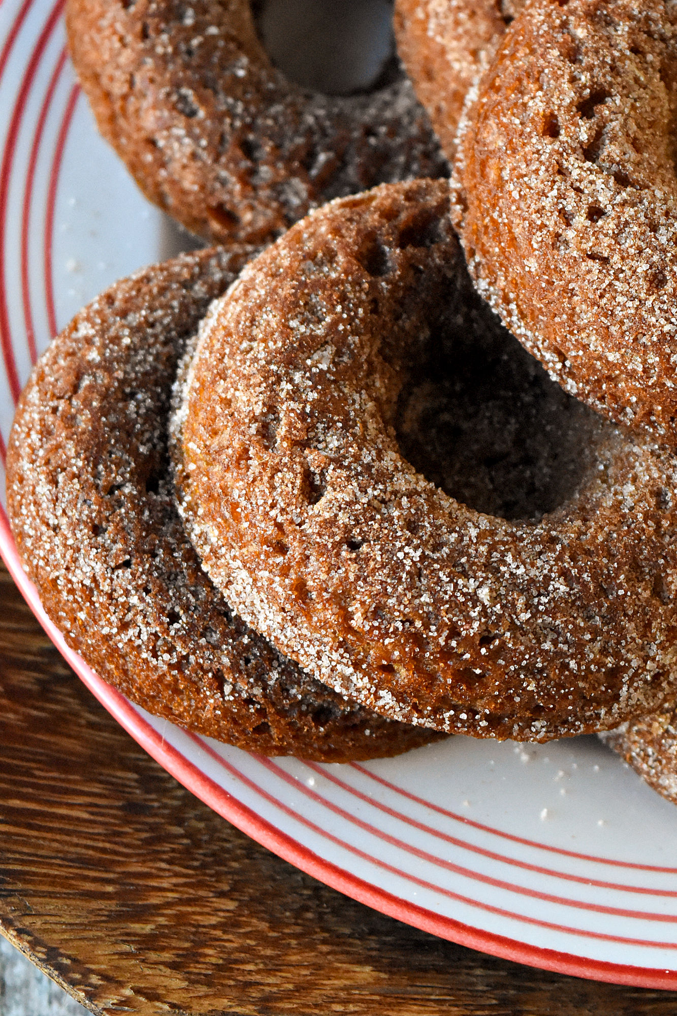 Are you ready for apple picking season? These Apple Cider Baked Donuts are a must-try! The warm cinnamon and apple flavors will make you feel warm and cozy this fall. #applepickingseason #applecider #bakeddonuts #BakedDonutDelights #FallTreats #AppleCiderSeason #DonutLover #CiderBakedGoodness
