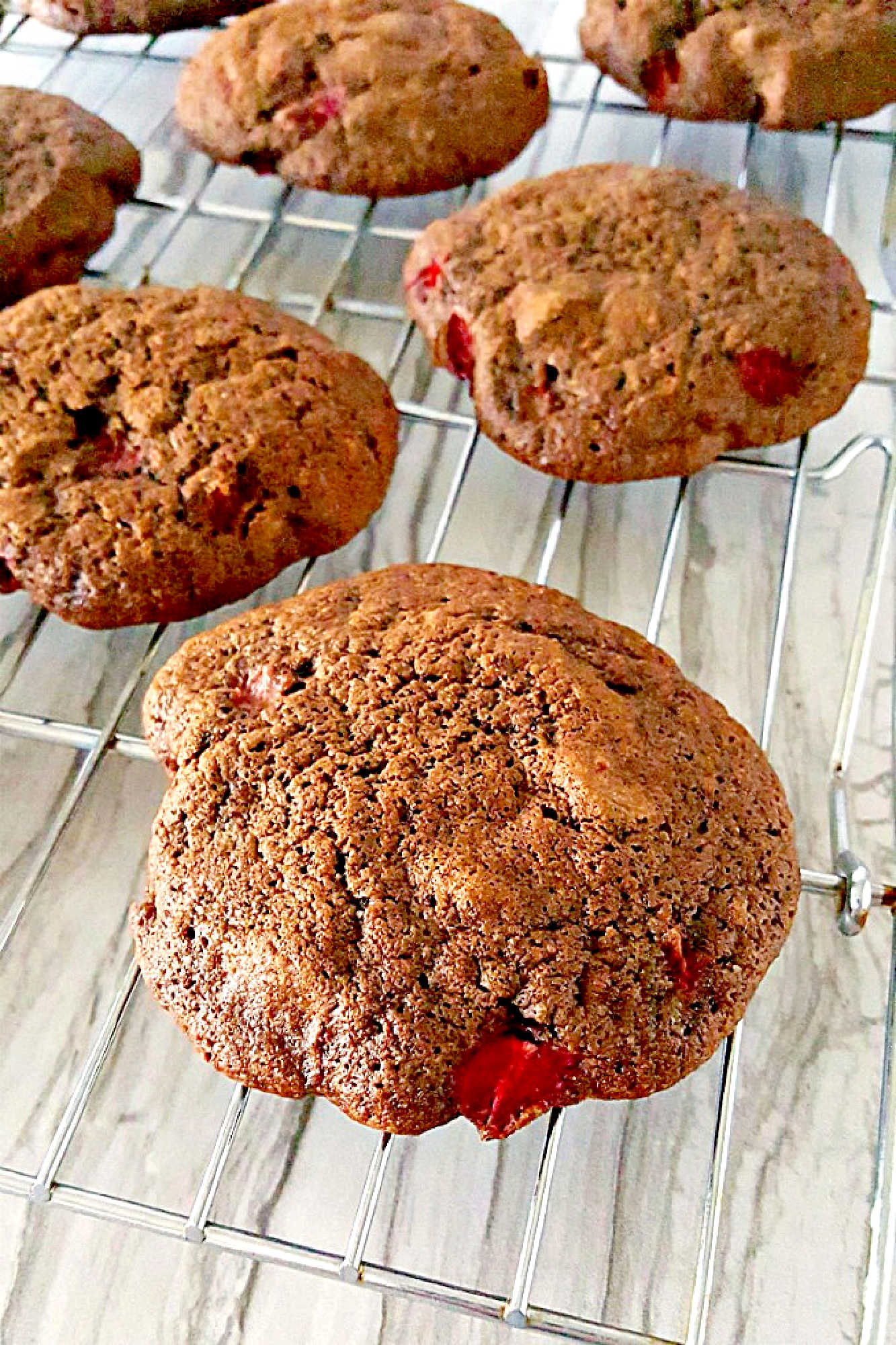 Get ready to impress with our homemade chocolate covered strawberry cookies, the perfect addition to any gathering or gift for that special someone. #sharethelove #sweettooth #familytime #ChocolateCoveredStrawberryCookies #HomemadeTreats #BakingInspo #FoodiesOfInstagram #SweetToothSatisfier
